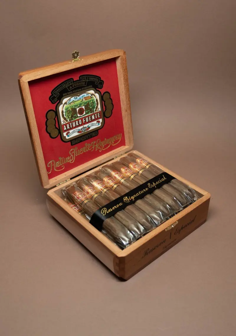 Arturo Fuente, Hemingway Signature