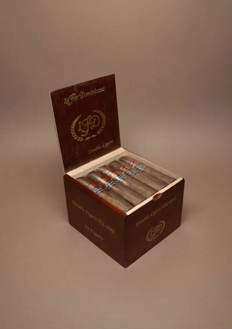 La Flor Dominicana, Double Ligero DL660