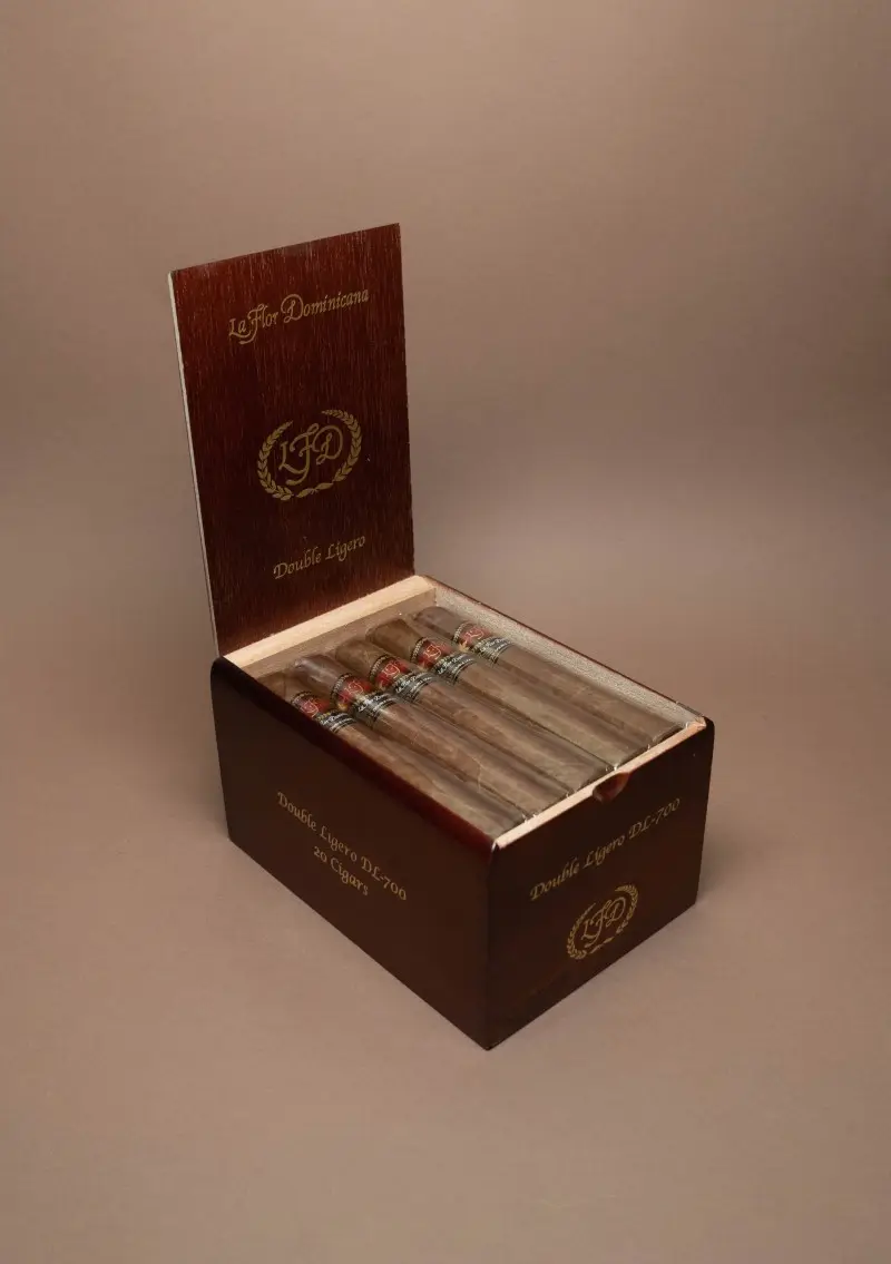 La Flor Dominicana, Double Ligero DL700