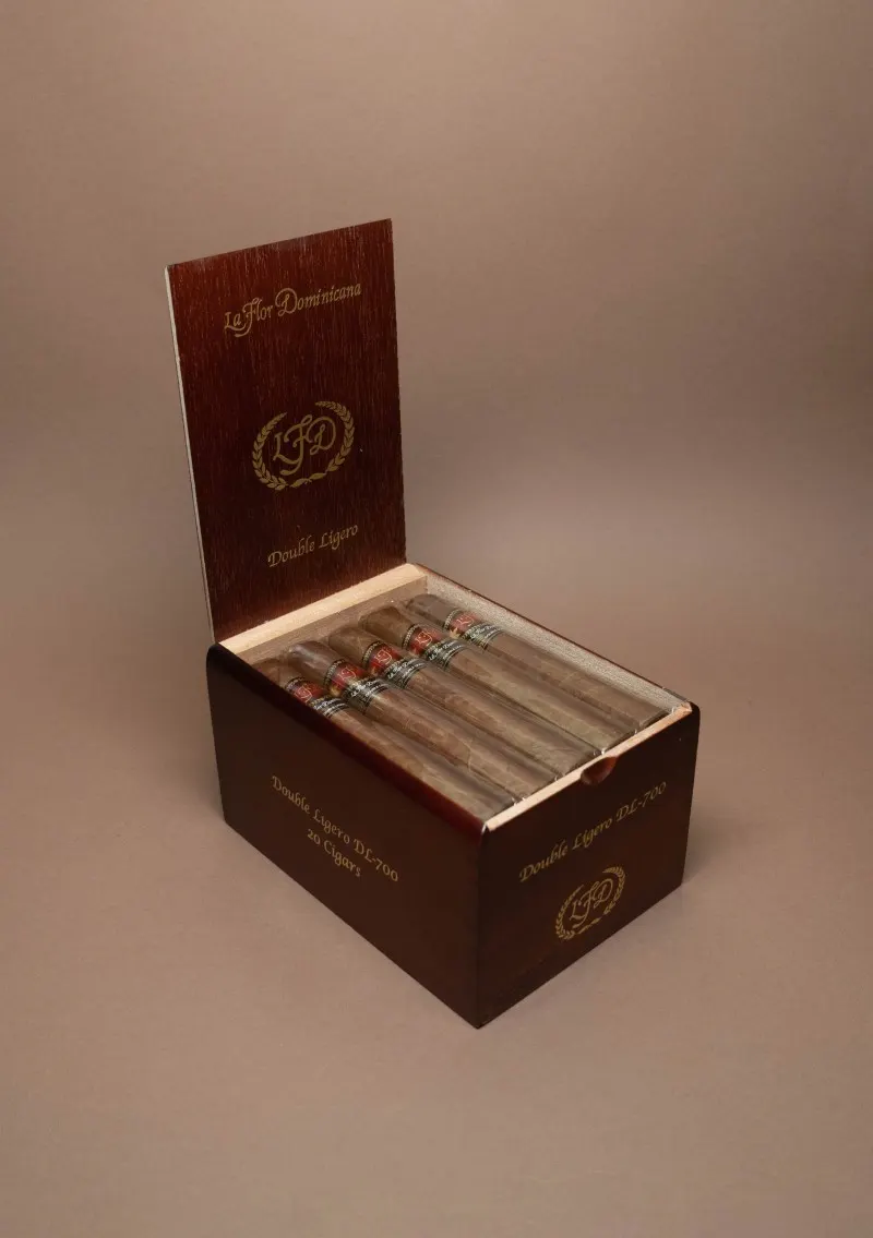 La Flor Dominicana, Double Ligero DL700