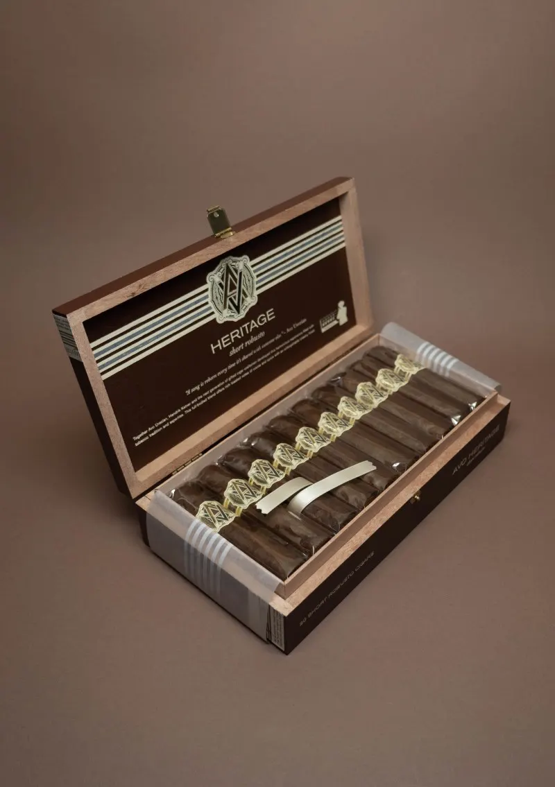 Avo, Heritage Short Robusto