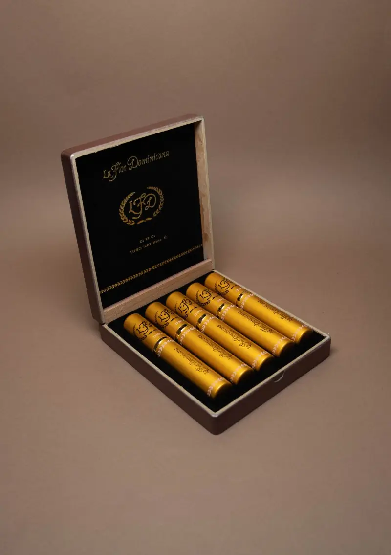 La Flor Dominicana, Oro Tubo Natural N°6