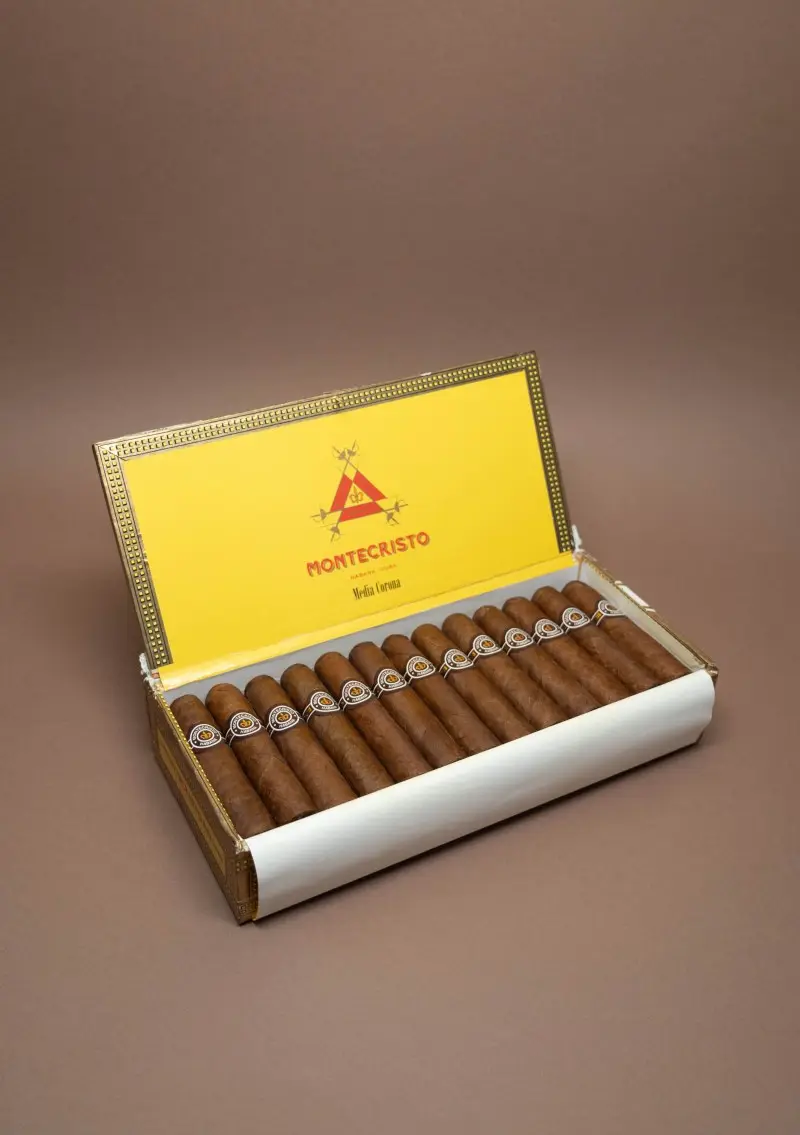 Montecristo, Media Corona