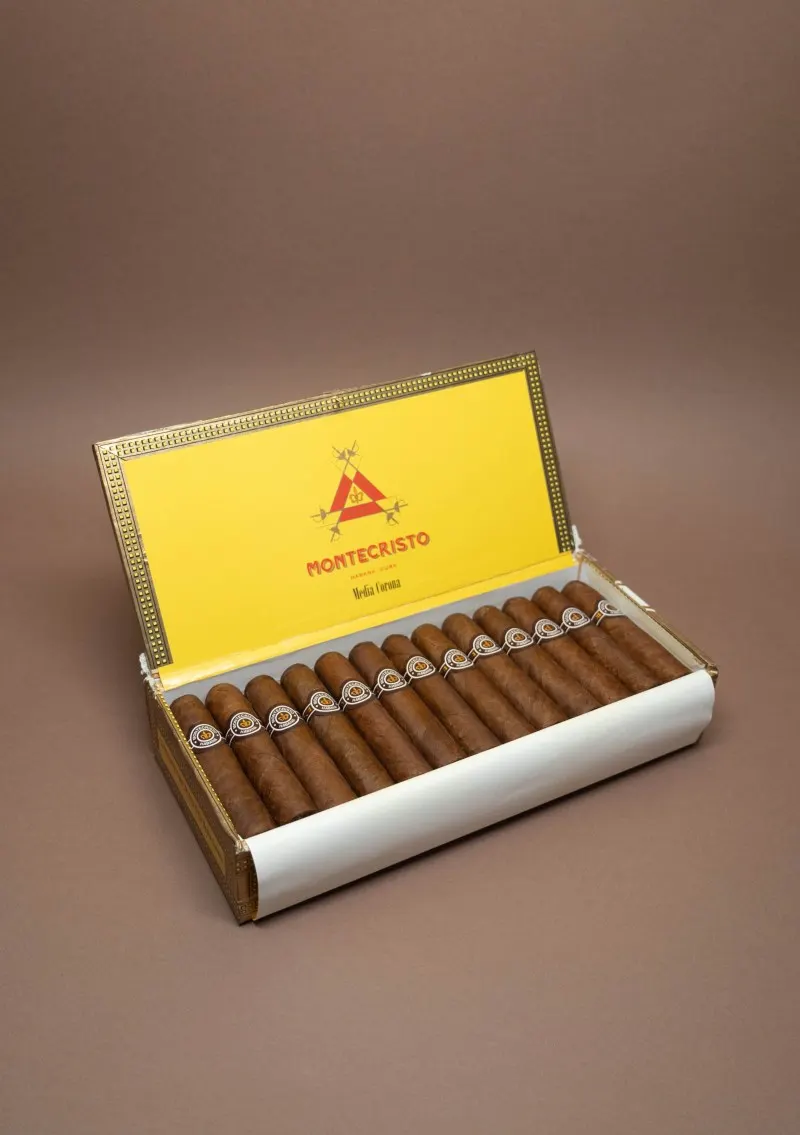 Montecristo, Media Corona