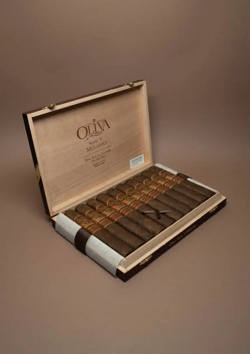 Oliva, Serie V Melanio Double Toro