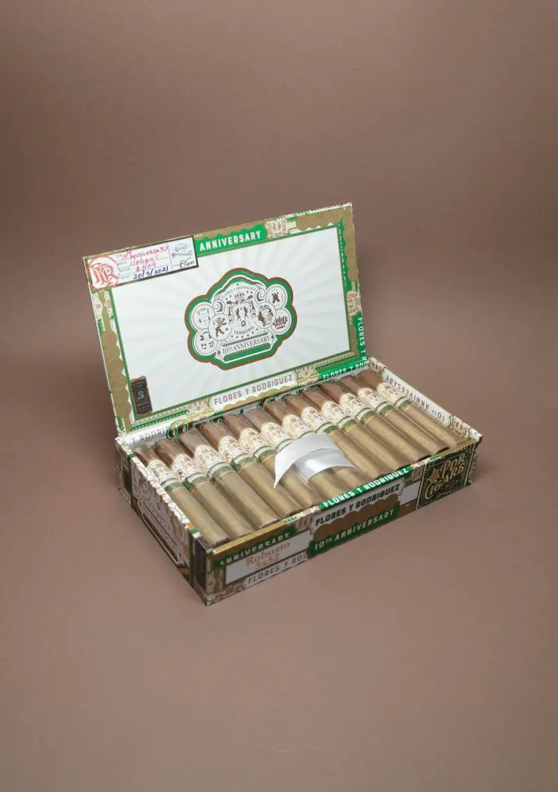 Flores Y Rodriguez, 10th Anniversary Reserve Robusto