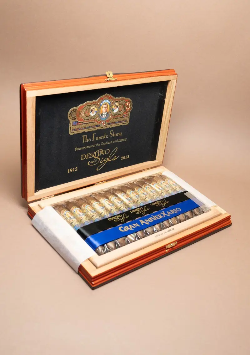 Arturo Fuente, Destino Al Siglo de Amor