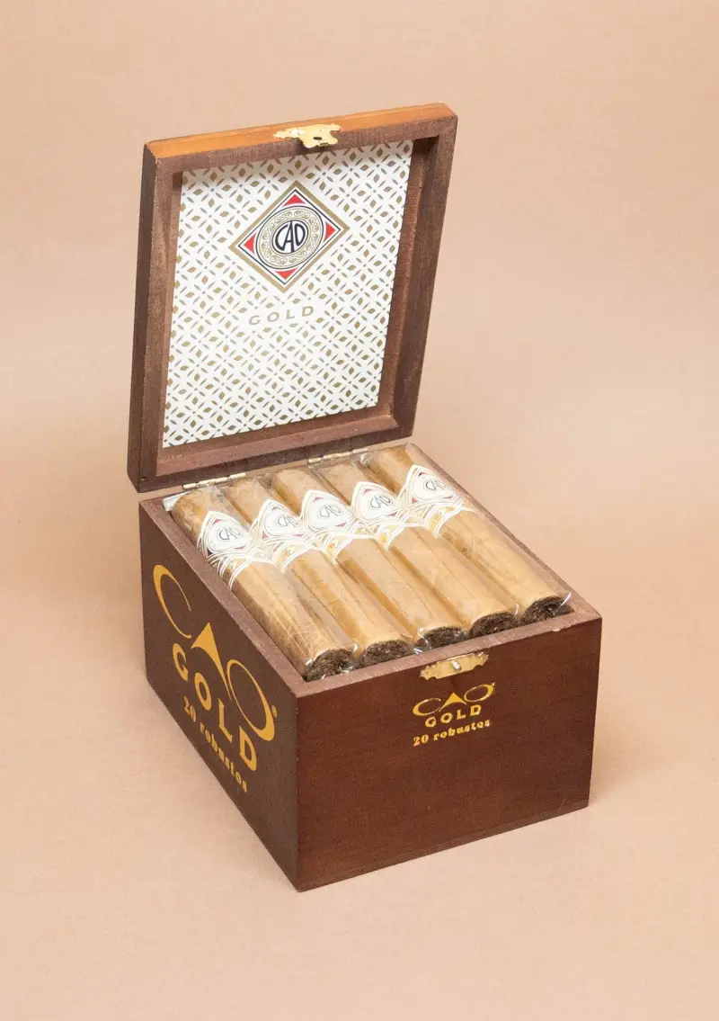 CAO, Gold Robusto